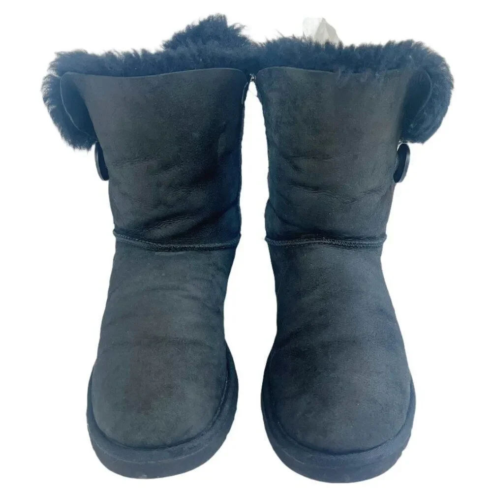 UGG Australia Women's Bailey Button II Black Sheepskin Boot Bootie Size 7